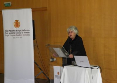 Conferencia de Teresa Freixes en Vichy Catalán