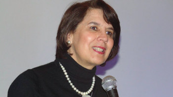 Dr. Rosalía Arteaga