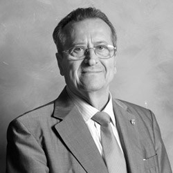 Dr. Francisco González de Posada