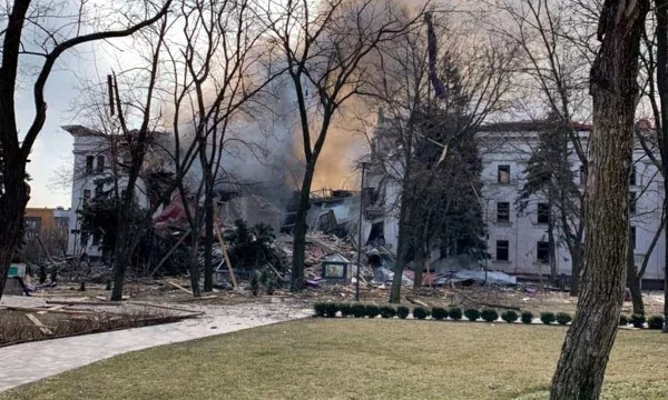 Teatro de Mariúpol tras el bombardeo