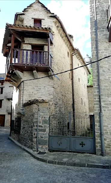 Balcón de una casa tradicional de San Salvador de Biescas (Joaquín Callabed)