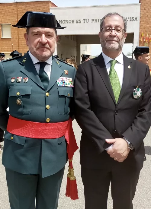 Teniente General de la Guardia Civil Pablo Salas Moreno y Francisco López Muñoz