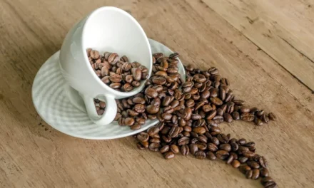 Las cualidades del café y los riesgos de su consumo en exceso