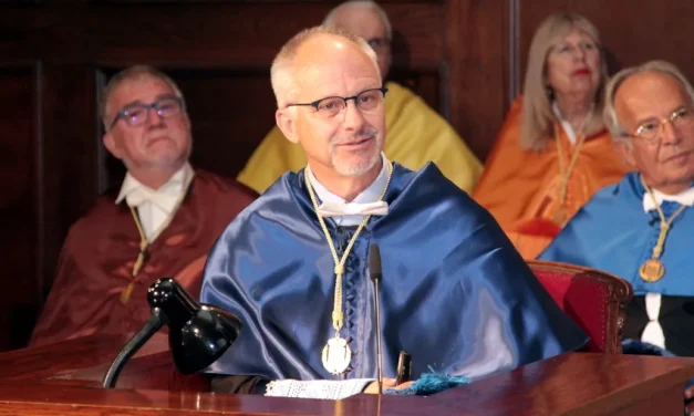 Excmo. Sr. Dr. Randy K. Avent