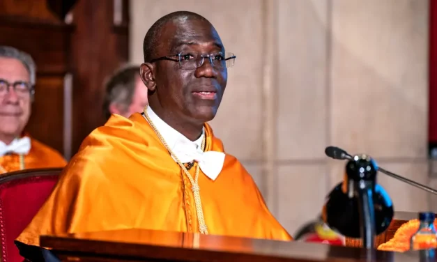 Excmo. Sr. Dr. Alban Ahouré