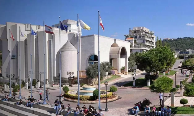 La Reial Acadèmia signa un conveni de col·laboració amb la Universitat Notre-Dame del Líban