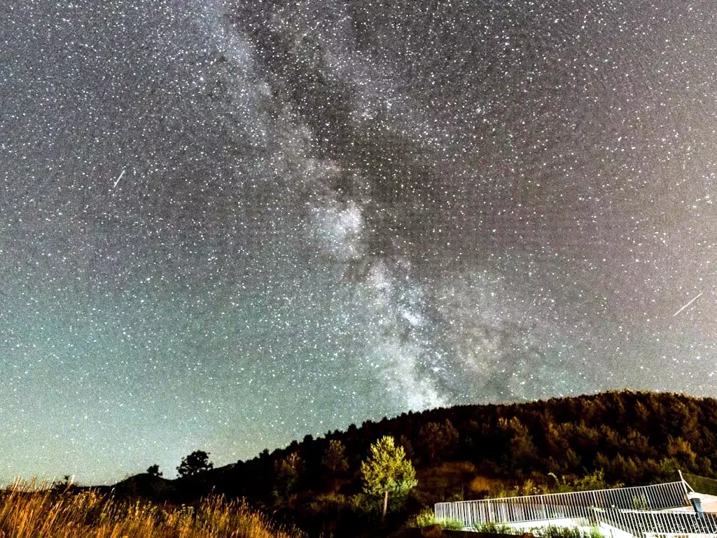 Fotogalería "La Vía Láctea con meteoritos en la Cerdanya"