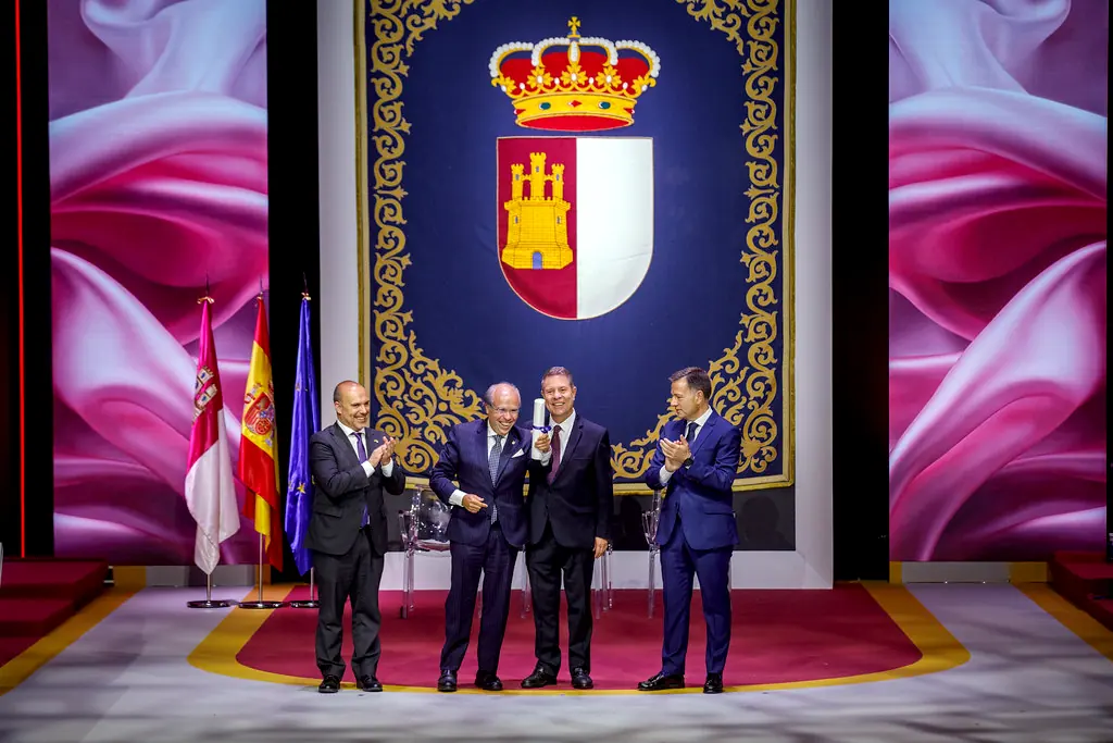 El Dr. Javier López-Galiacho durante la recepción de la distinción del reconocimiento como Hijo Predilecto de Castilla-La Mancha