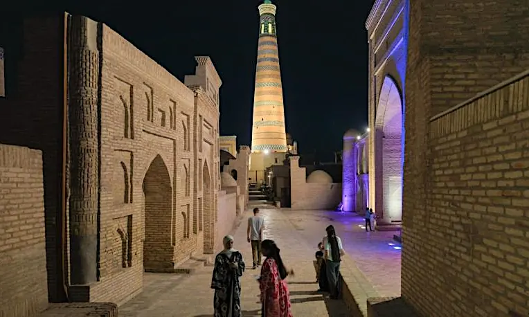 El minarete Islam Khoja - Luis Pons