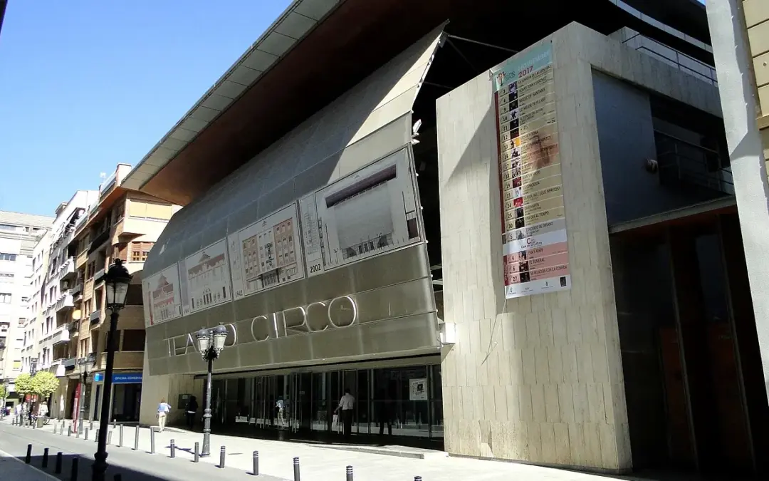 A brazo partido por los teatros históricos