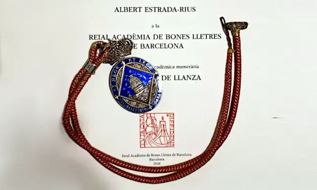 Albert Estrada ingresa en la Real Academia de Buenas Letras