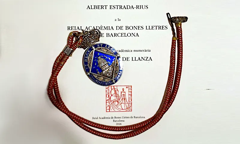 Albert Estrada ingresa en la Real Academia de Buenas Letras